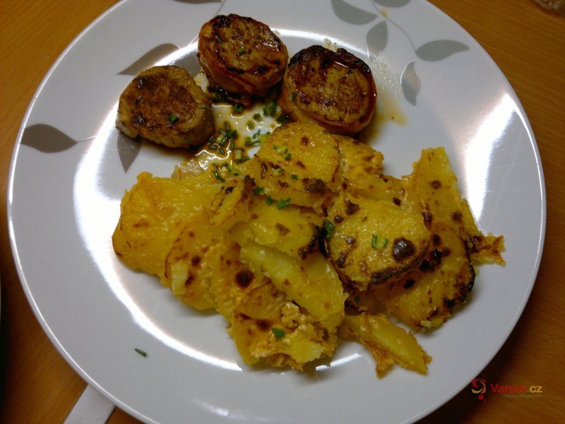 Panenka ve slanině s gratinovanými brambory - fotografie 2