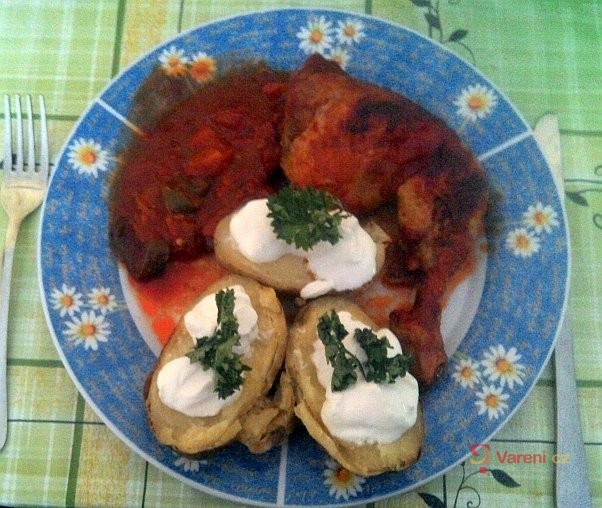 Pikantní kuře s pečenými brambory - fotografie 2