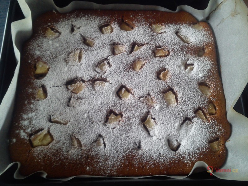 Jablkový pudinkový perník - fotografie 3