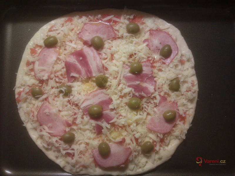 Pizza jako z pizzerie - fotografie 5