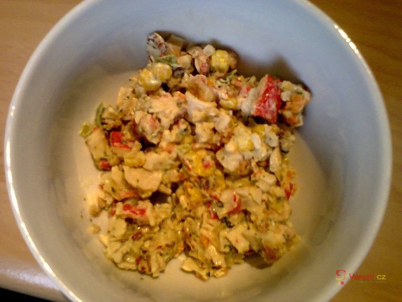 Surimi salát s majonézou - fotografie 2