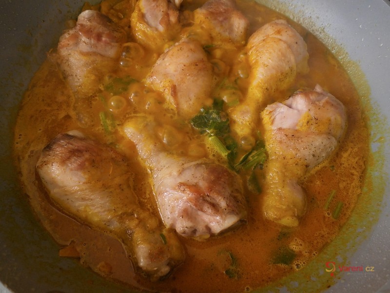 Indické karí s kuřecími paličkami - fotografie 4