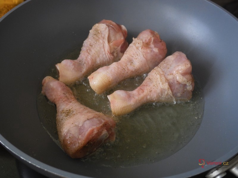 Indické karí s kuřecími paličkami - fotografie 2