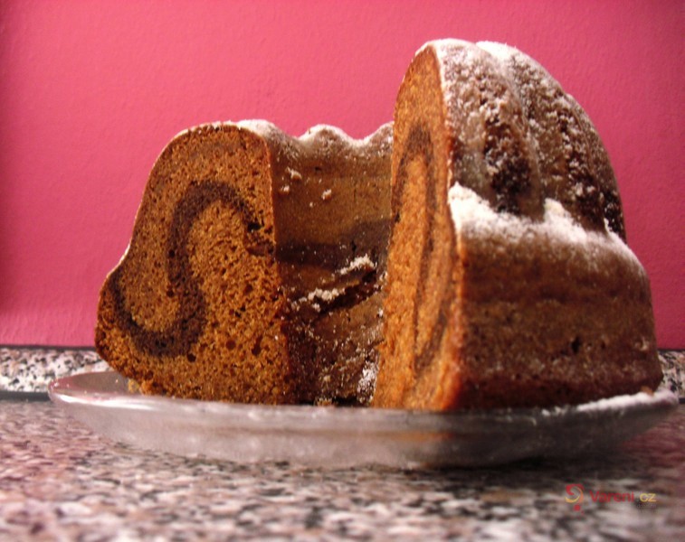 Jemná čokoládová bábovka - fotografie 2