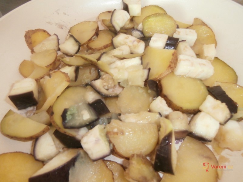 Lilek dušený s bramborem - fotografie 2