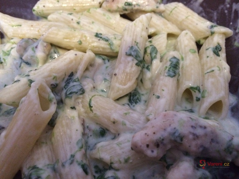Těstoviny se smetanou a špenátem - fotografie 2