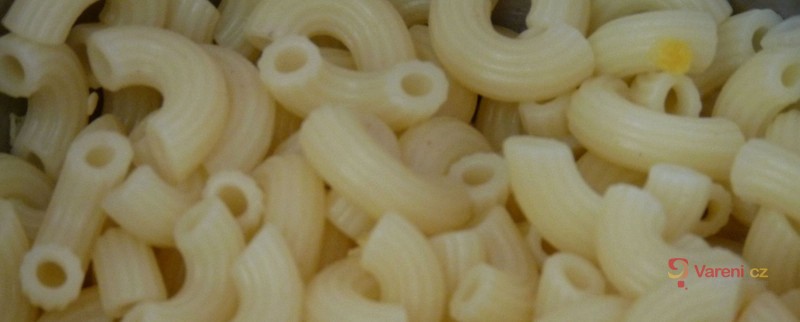 Těstoviny s řapíkatým celerem a červenou čočkou - fotografie 4