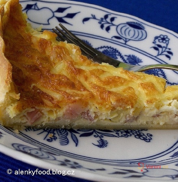 Lotrinský slaninový koláč - Quiche lorraine - fotografie 2