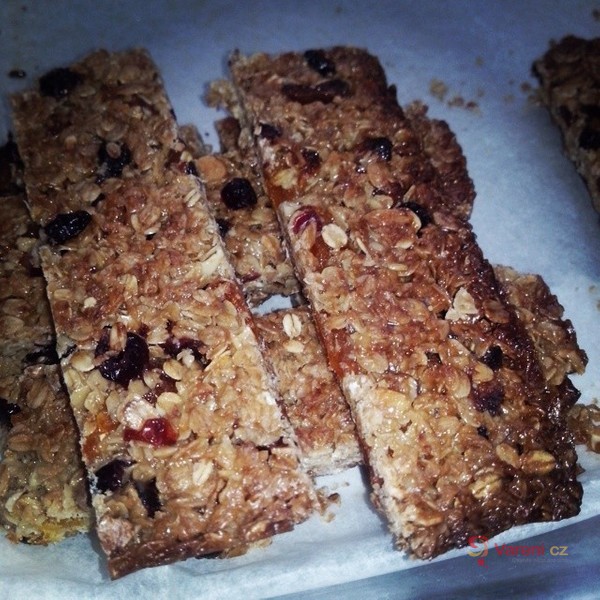 Domácí müsli tyčinky - fotografie 2