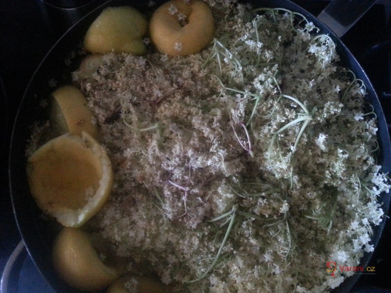 Domácí sirup z černého bezu  - fotografie 2