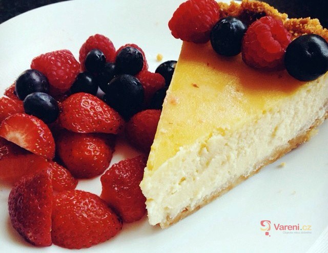 Cheesecake s jahodovým přelivem - fotografie 4