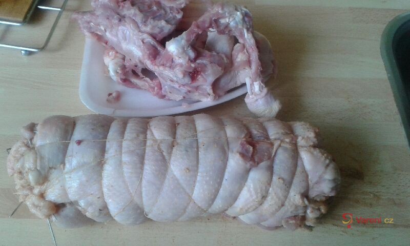 Kuřecí roláda po staročesku - fotografie 3