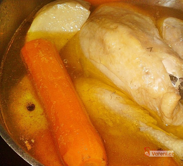 Sváteční nedělní polévka z perličky