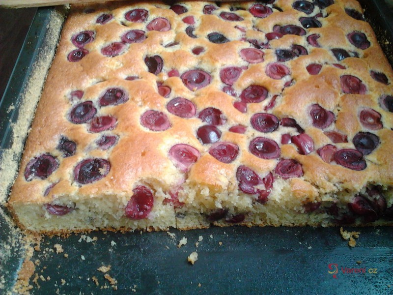 Bublanina s třešničkami - fotografie 2