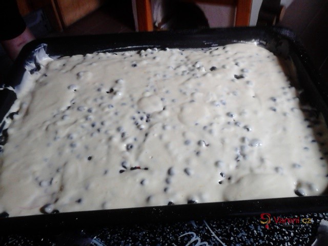 Výborný borůvkový koláč se smetanou - fotografie 3