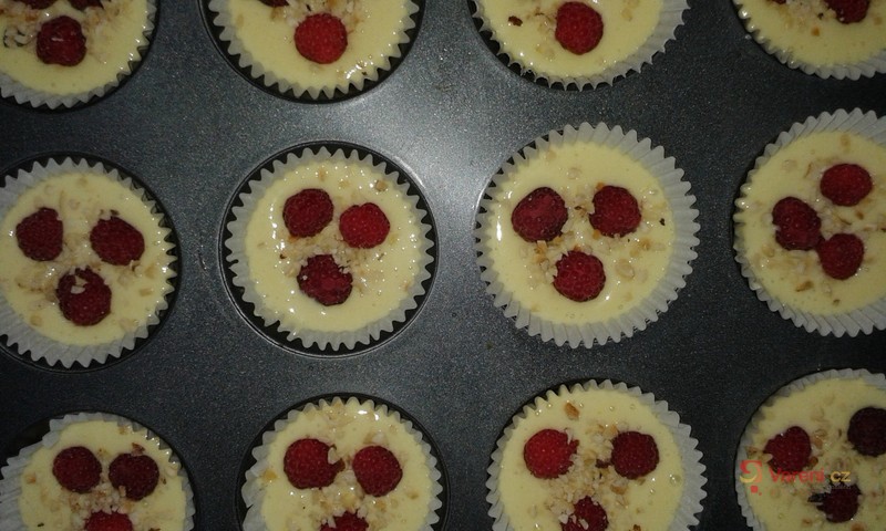 Malinové muffiny dvou chutí - fotografie 4