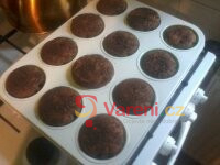 Muffiny z kefíru s ovocem - fotografie 3