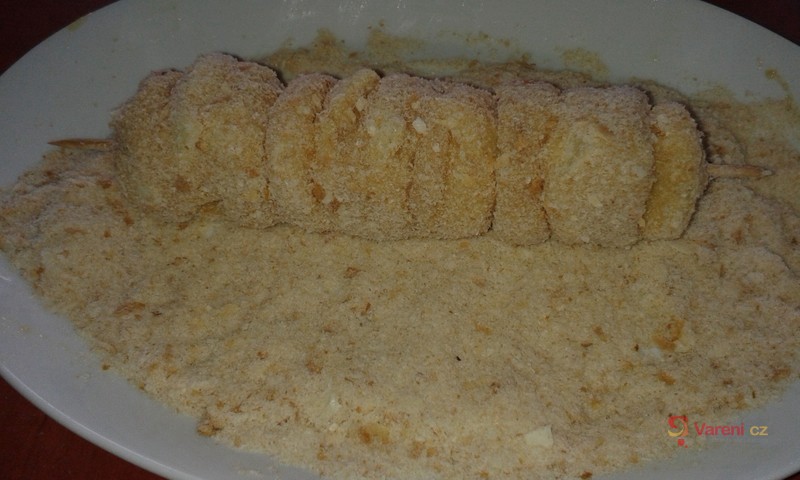 Špíz z buřtů, sýra a cibule - fotografie 3