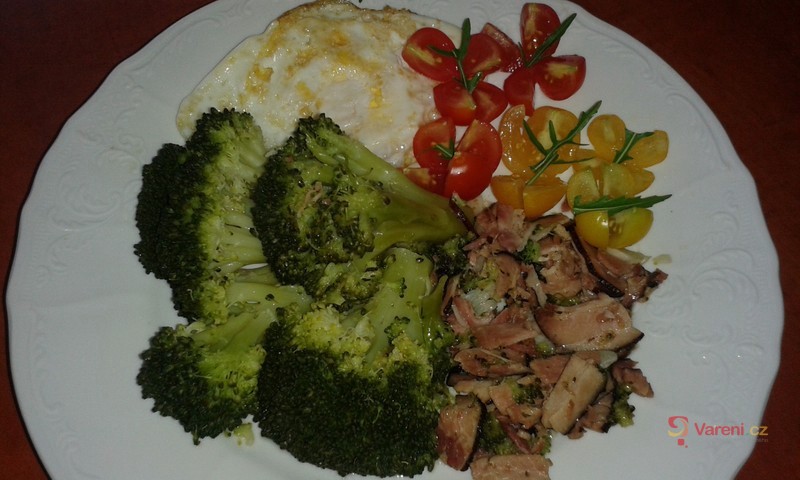 Dušená brokolice se slaninou - fotografie 2