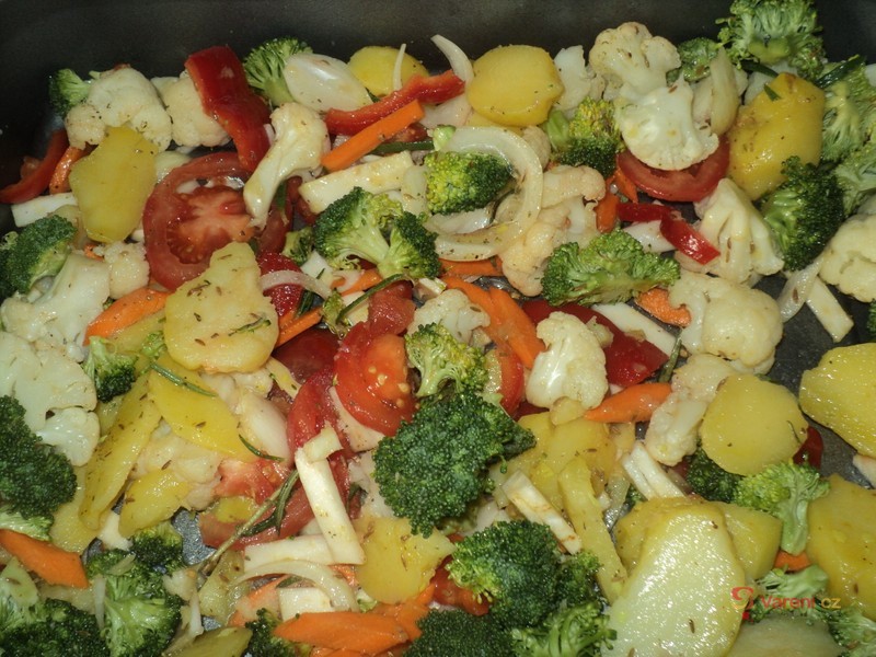 Vegetariánská pečená zelenina s bramborem - fotografie 2