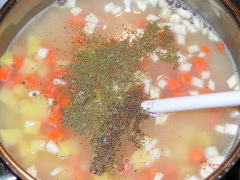 Bramborová polévka s mrkví - fotografie 4