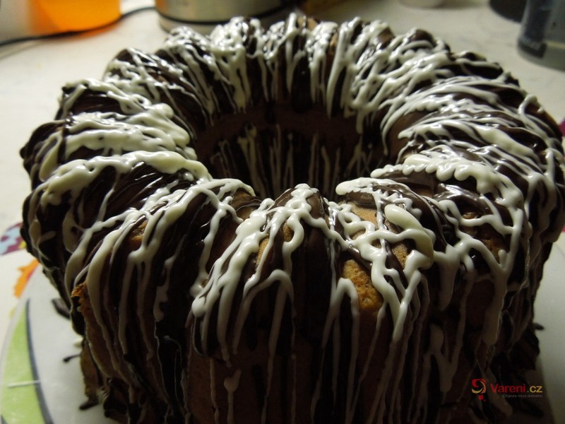 Skvělá čokoládová bábovka - fotografie 3