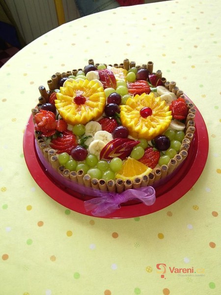 Ovocný dort s čokoládovými trubičkami - fotografie 2