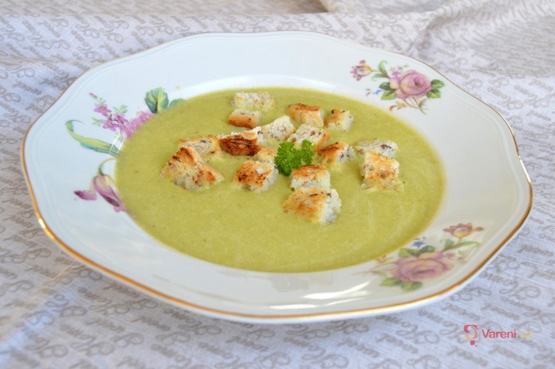 Krémová polévka z brokolice a hrášku