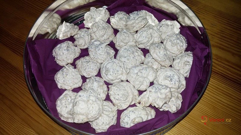 Jednoduché kokosové pusinky - fotografie 2