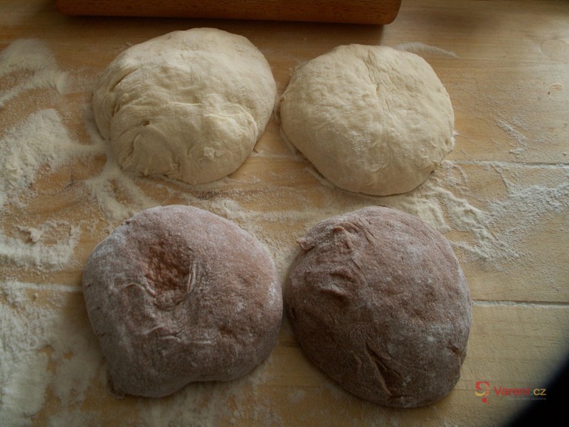 Babiččin dvoubarevný závin - fotografie 3