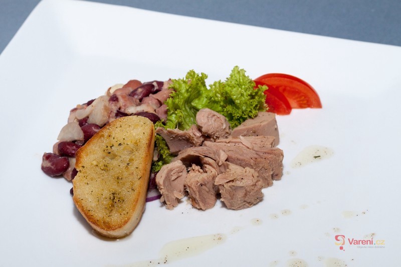 Tebi salát s fazolemi a tuňákem  - fotografie 2