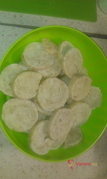 Houskový knedlík bez kvasnic - fotografie 2