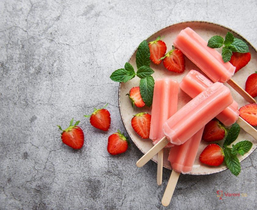 Domácí jahodové nanuky