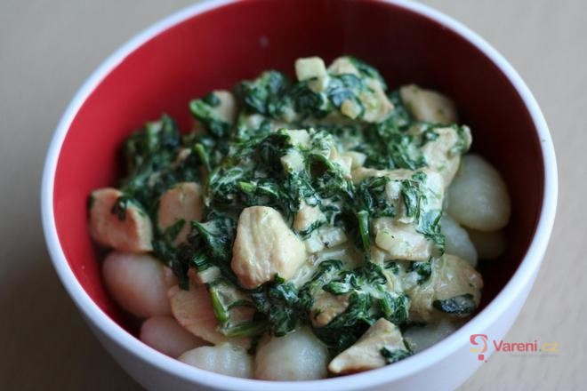 Kuřecí maso se špenátem a gnocchi - fotografie 2