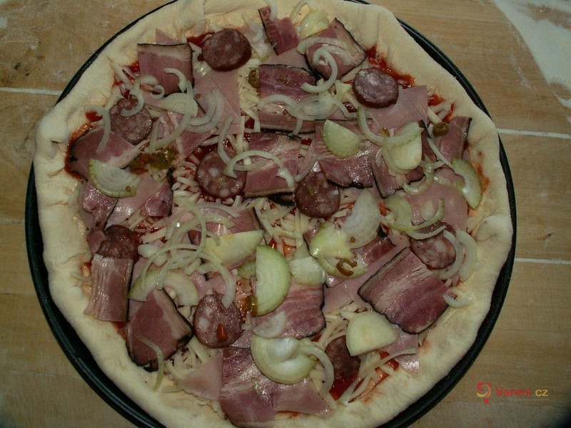 Rychlá salámová pizza - fotografie 2