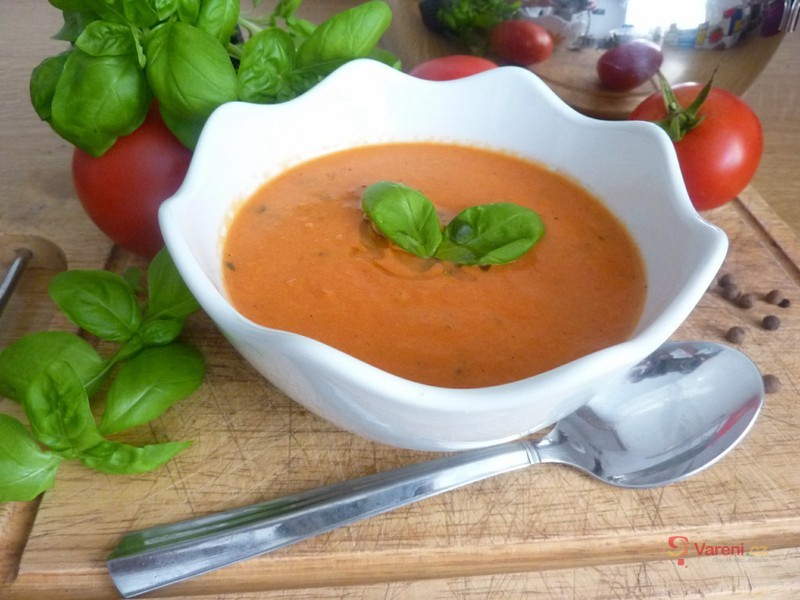 Polévka z pečených rajčat