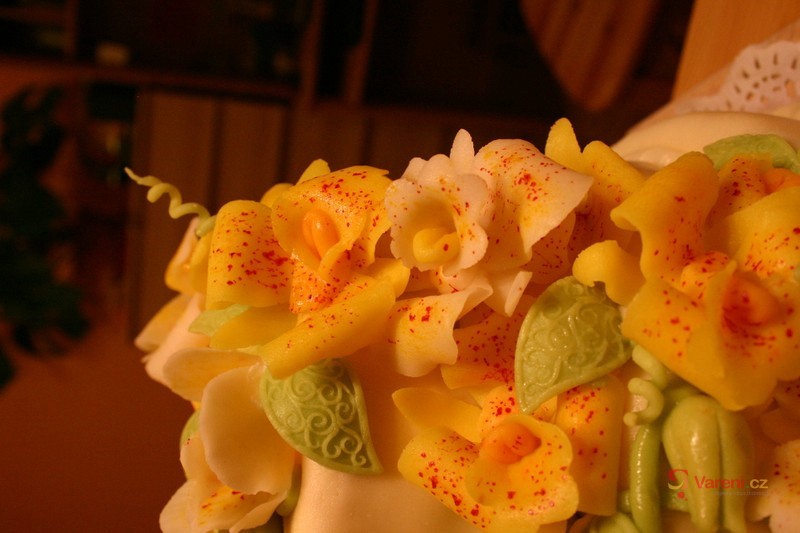 Modelovací hmota - marcipán ze sušeného mléka - fotografie 2