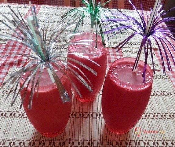 Ovocný koktejl se zmrzlinou - fotografie 2