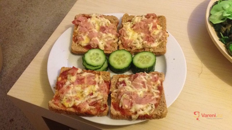 Zapečené tousty se šunkou a sýrem - fotografie 3