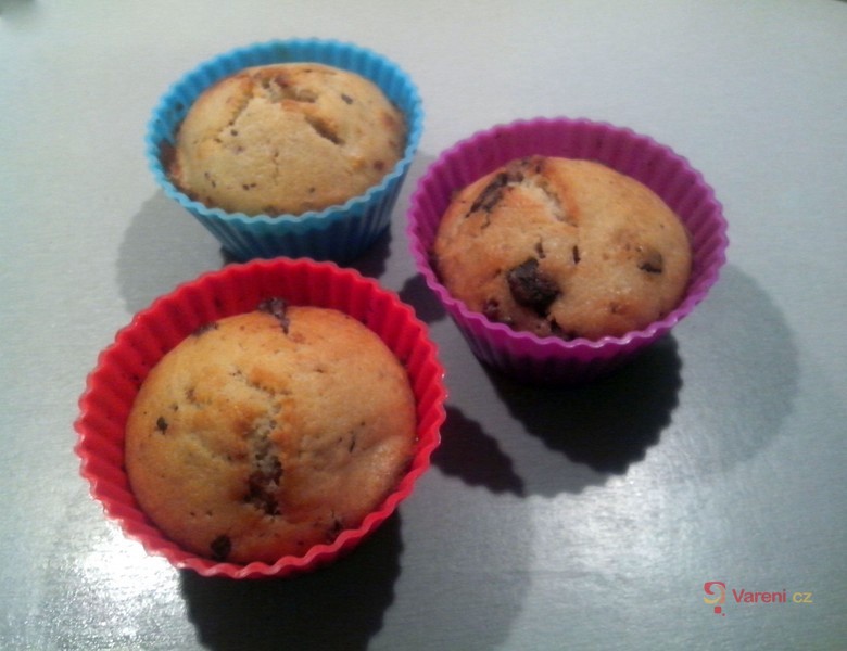 Banánové muffiny s jogurtem a čokoládou - fotografie 3