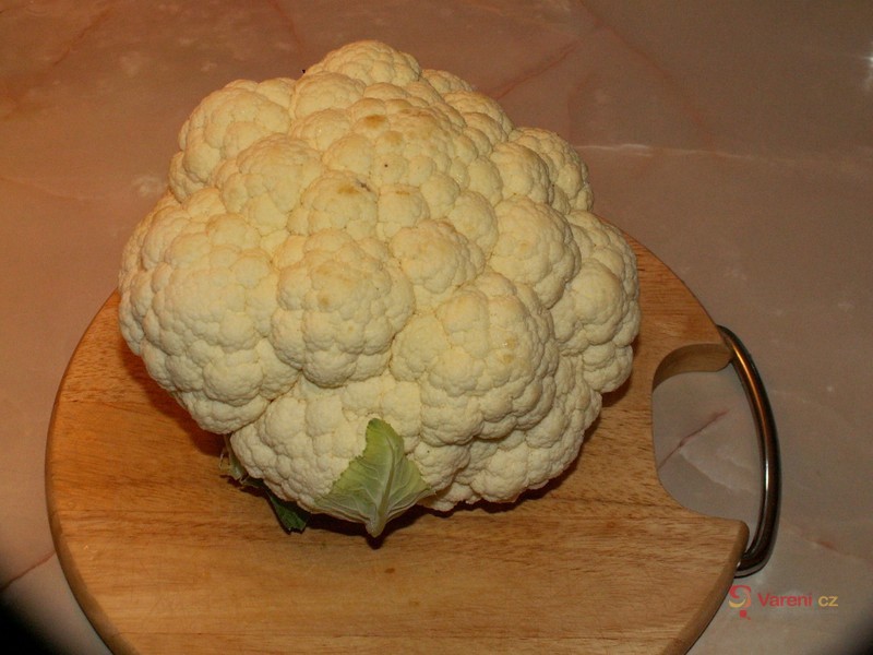 Květákové placičky s uzeninou - fotografie 3