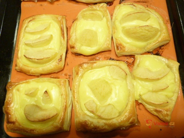 Jablečné rychlovky z listového těsta - fotografie 4