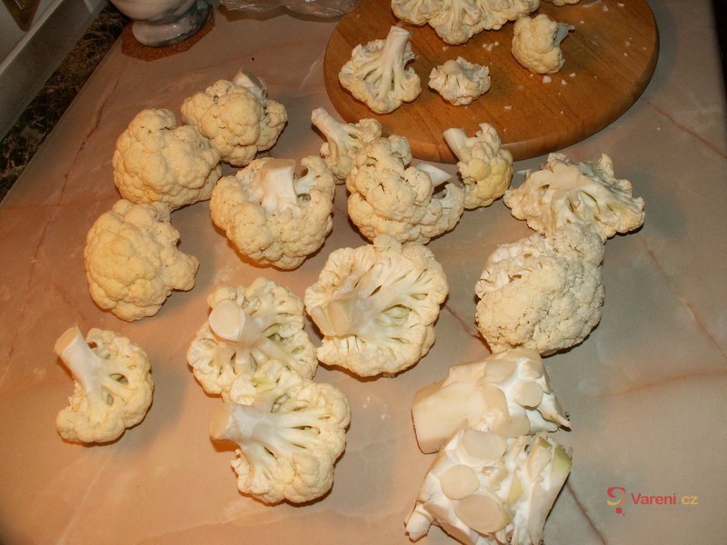 Květákové placičky s uzeninou - fotografie 4