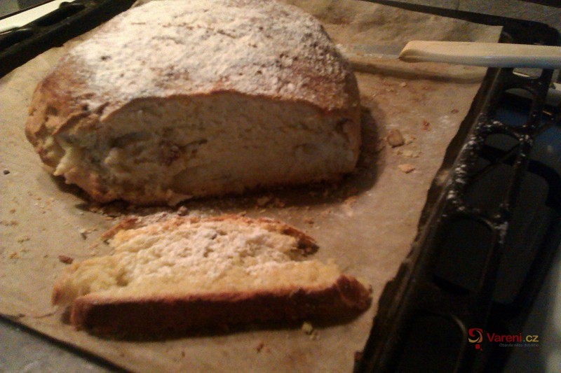 Mazanec s ovocem z domácí pekárny - fotografie 2