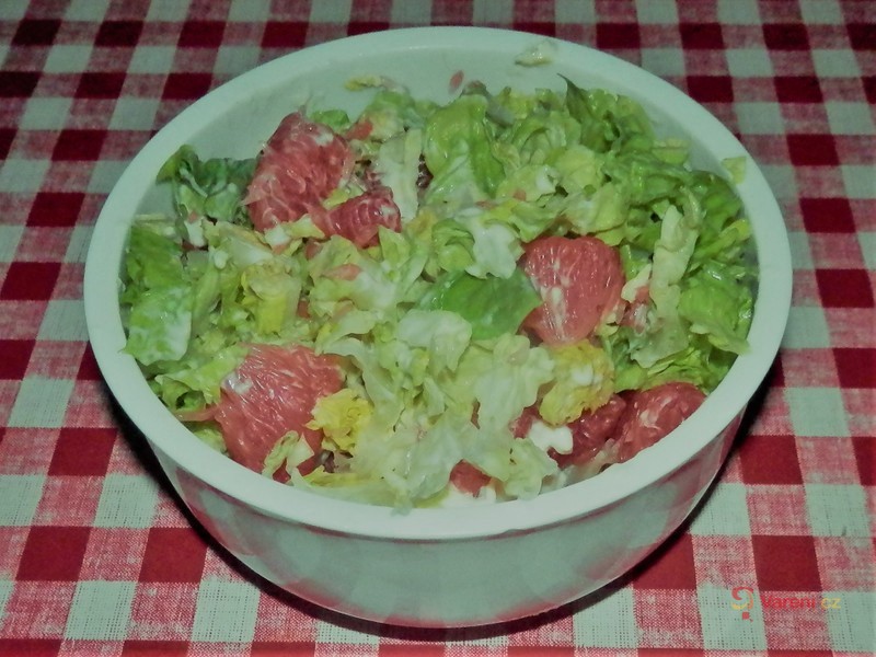 Rychlý salát s červeným grepem