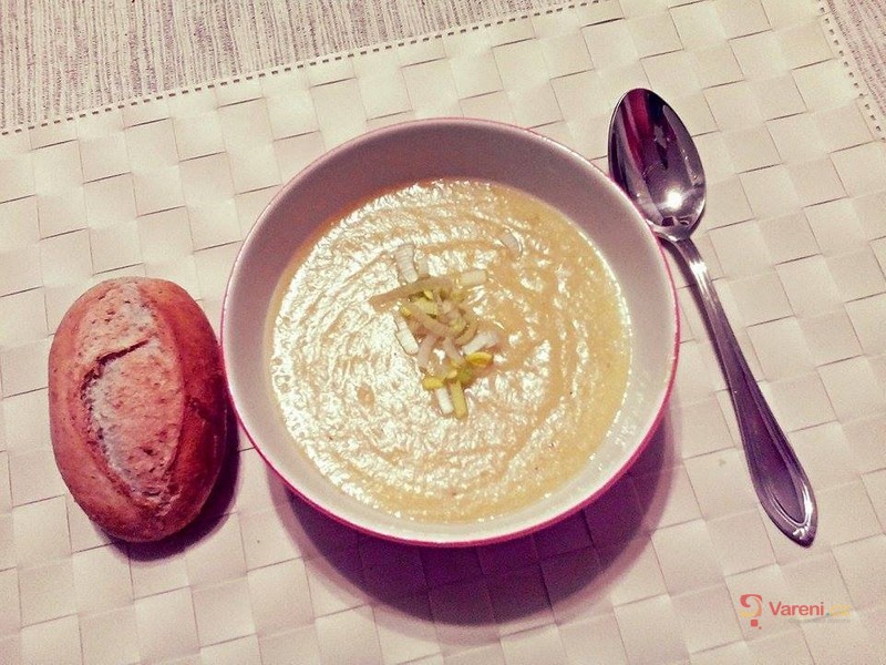 Pórková polévka s brambory - fotografie 3