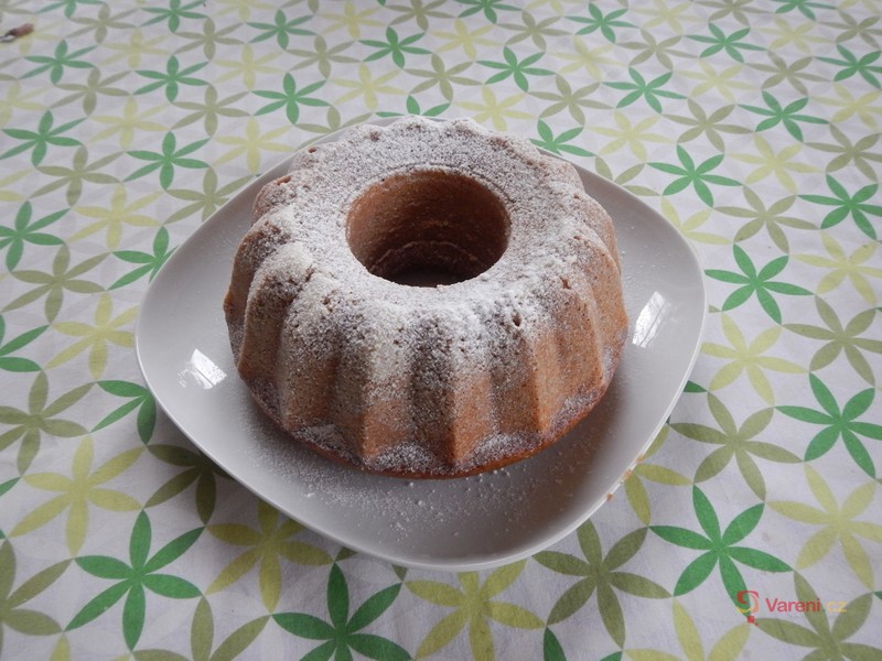 Ořechová hrnková bábovka  - fotografie 4