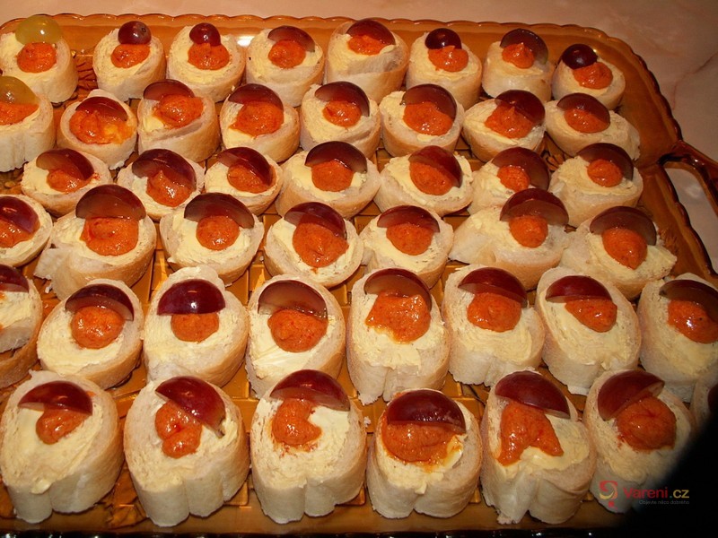 Jednohubky s lososovou pěnou - fotografie 2