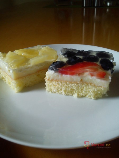 Piškotový dezert s ovocem a želé - fotografie 2