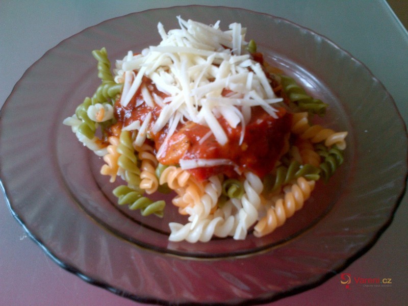 Rajčatová omáčka s těstovinami - fotografie 2